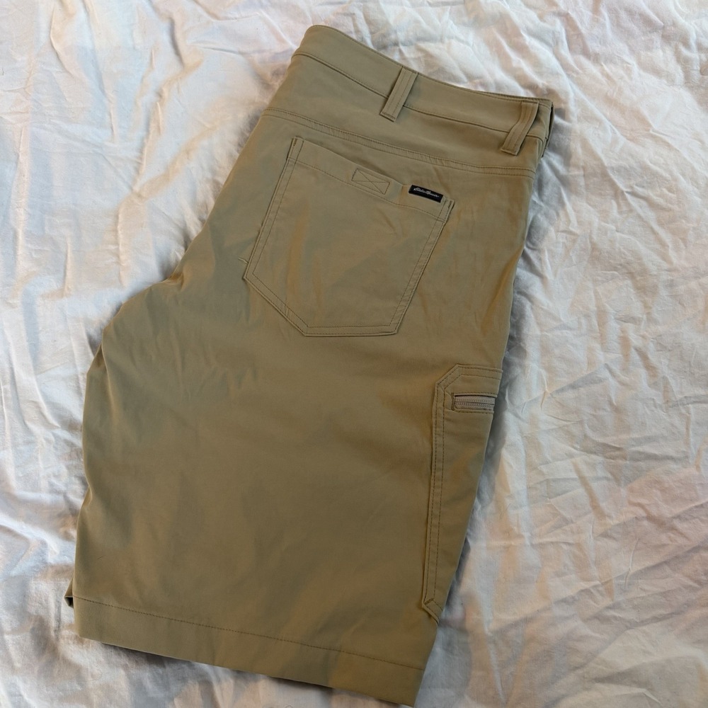 Eddie Bauer Rainier Shorts 42‎ Lt Khaki Stretch Nylon Hiking Cargo NWT